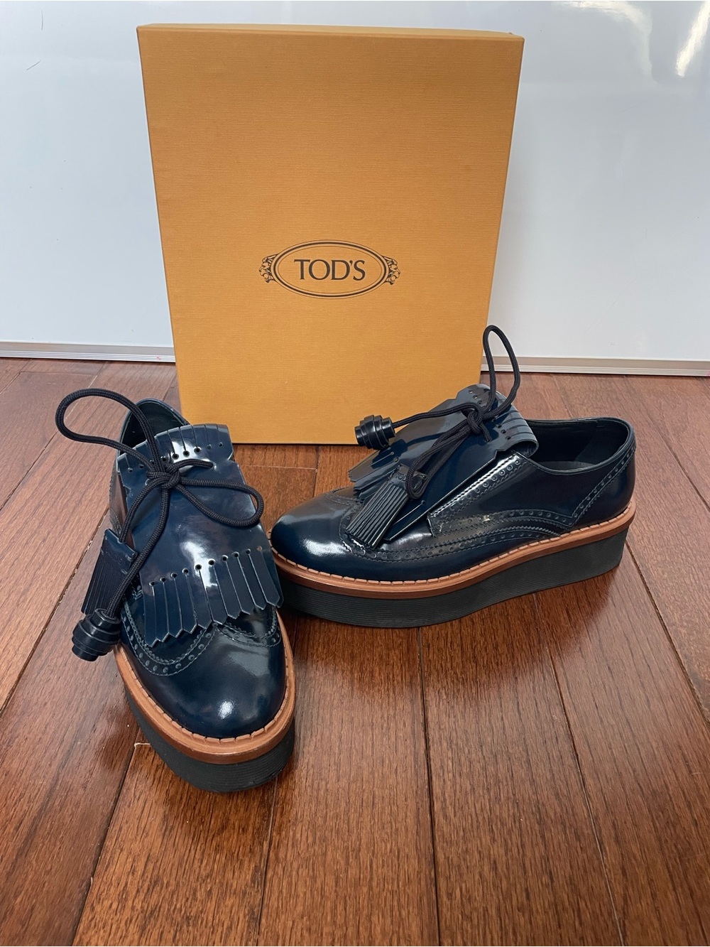 Tod's Patent Leather Gomma T50